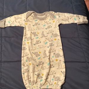 Bundle of sleep gowns, new without tags, organic, sleep gowns